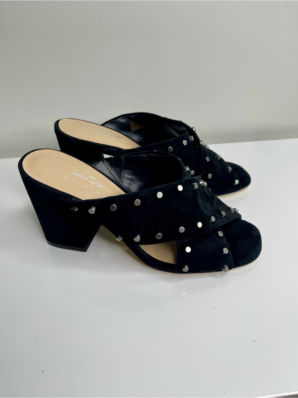 Lord & Taylor 424 Fifth Studded Black Suede Mules Criss Cross Design Size 6